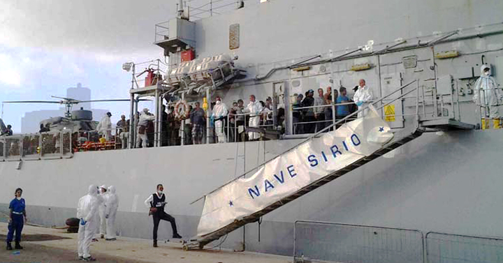 Trapani-sbarco--migranti-porto-nave-siriio-marina-militare-marsal-news-www