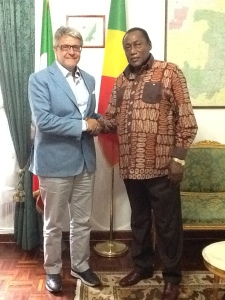 da dx Ambasciatore del Congo-Brazzaville in Italia, S.E Mamadou Kamara Dekamo, ed il Presidente del Distretto Giovanni Tumbiolo