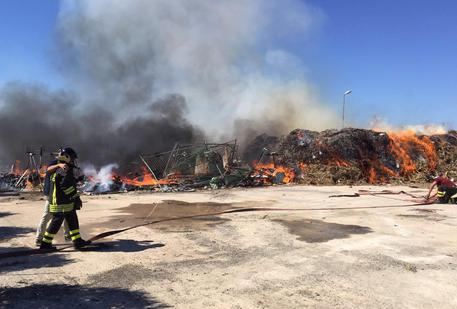 Rifiuti: incendio in impianto biostabilizzazione a Trapani