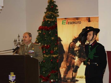bersaglieri-colonnello Antonino Poma presenta calendario esercito 2015