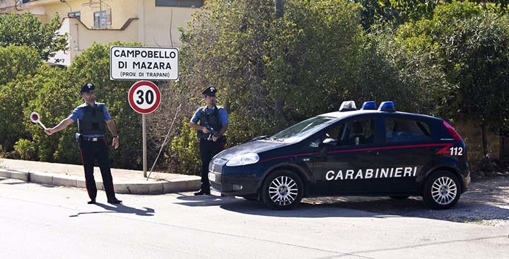 Parcheggiatore abusivo estorceva denaro con minacce verbali, denunciato dai Carabinieri