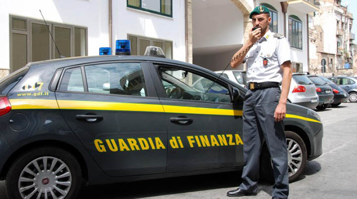 Sorpresi con mezzo chilo di hashish in auto, due arresti a Castelvetrano